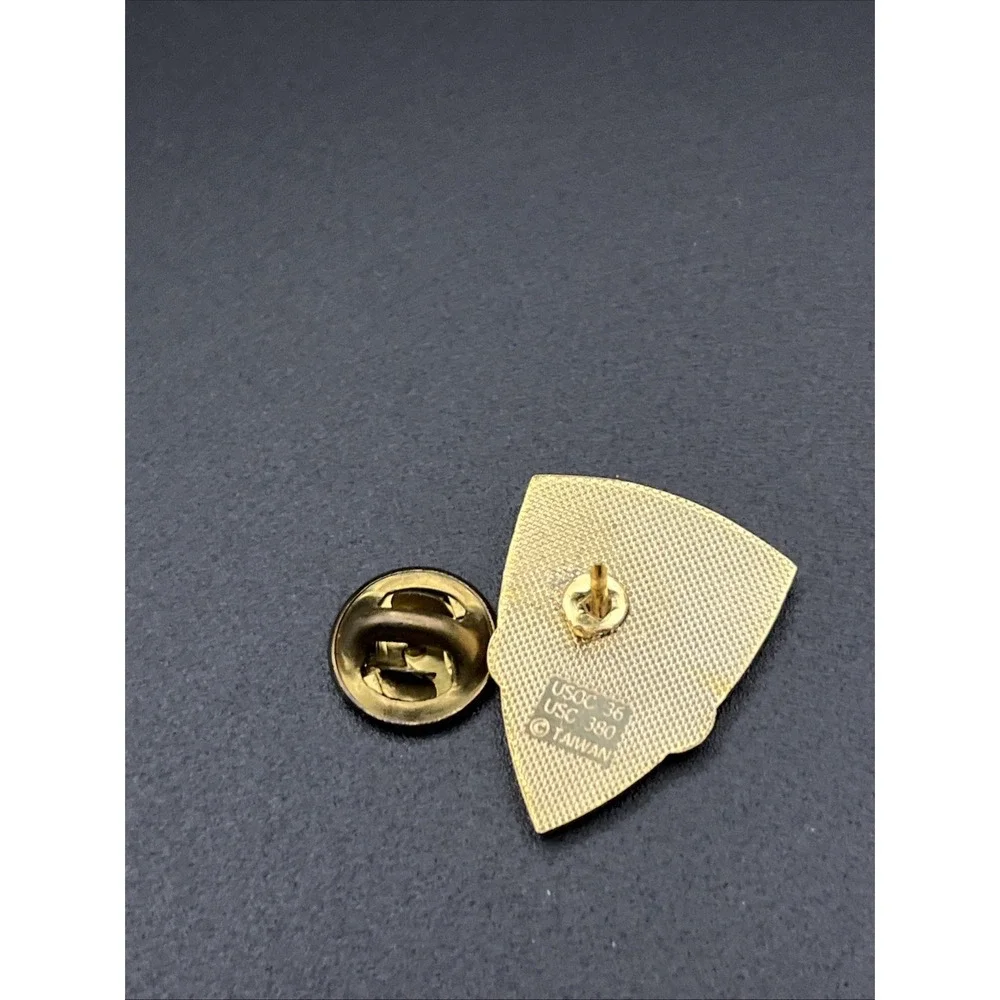 Vintage Olympic Games Vons Team USA Sponsor Lapel‎ Hat Pin